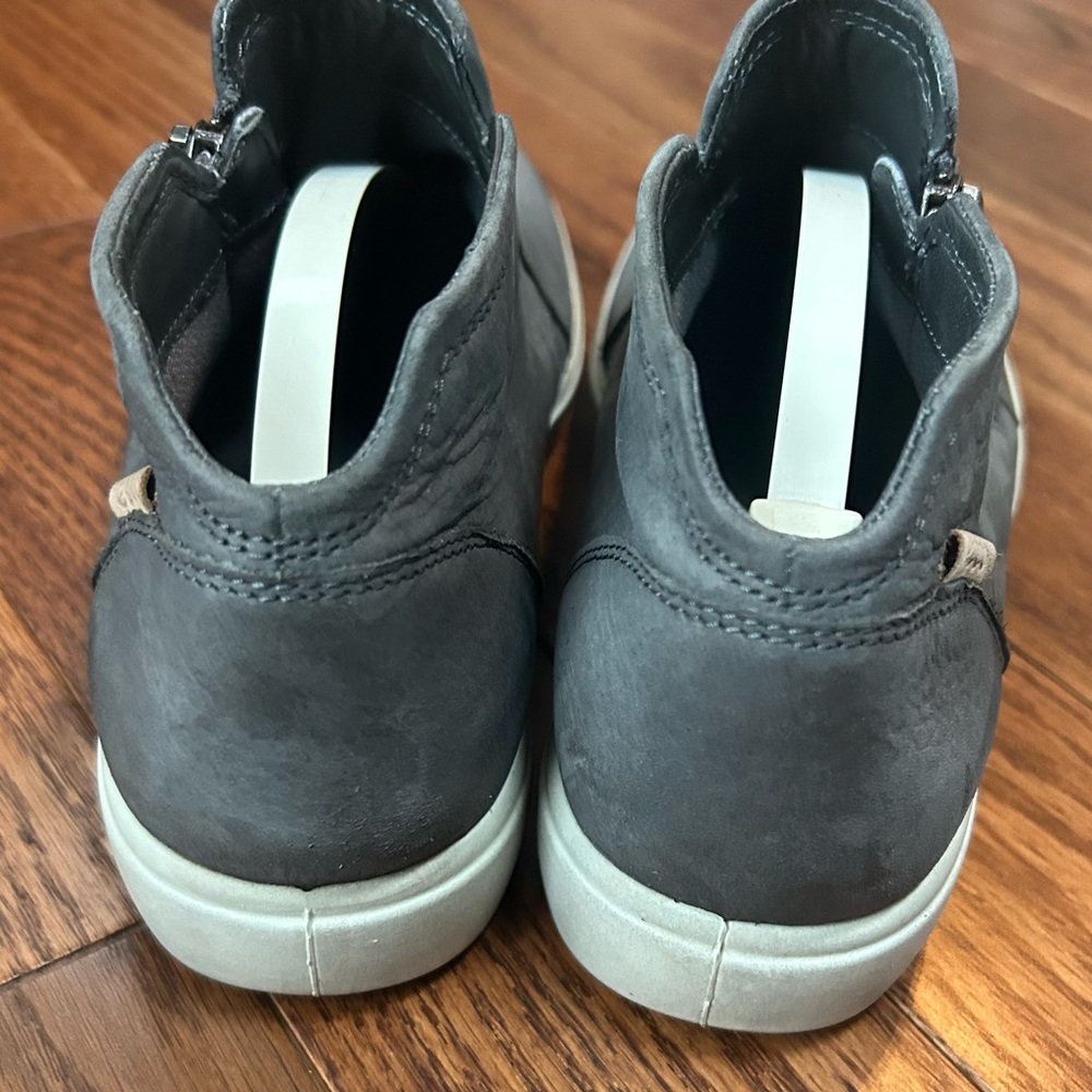 ECCO Nubuck Zip Bootie Gray Leather Shoes Size 39EU 8-8.5US - Picture 4 of 8